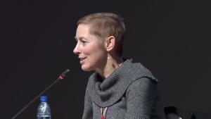 Caterina Rindi speaking in Moscow